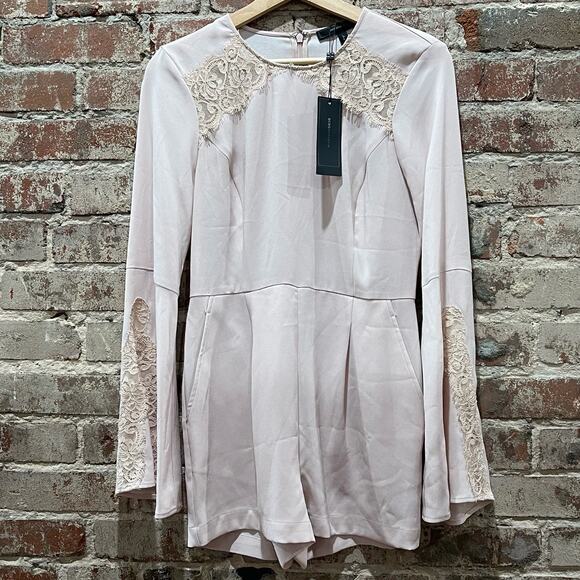 NWT BCBGMAXAZRIA NWT Gabi Dusty Pink Bell Sleeve Romper Size 2 - Picture 3 of 9